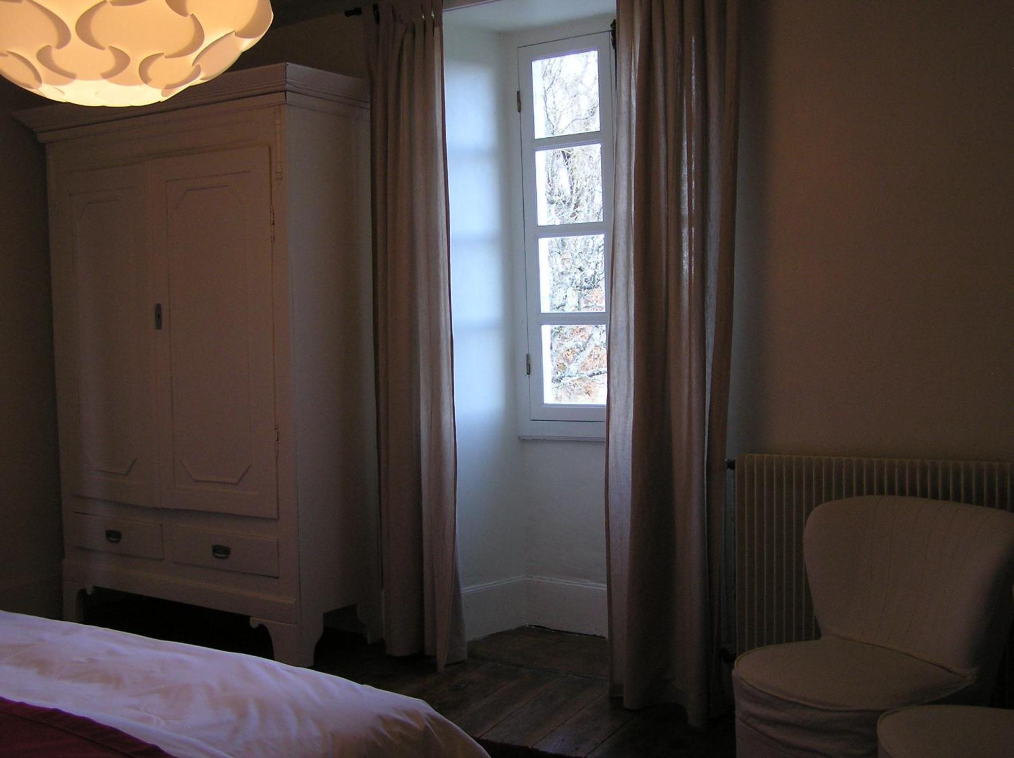 Domaine De L'Isle Basse Bed and Breakfast Fontanes  Rum bild